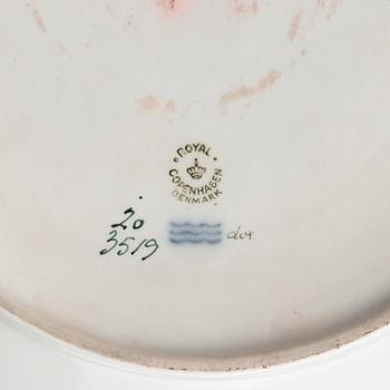 Fat, två stycken, porslin. Royal Copenhagen, "Flora Danica", Danmark, 1900-tal.