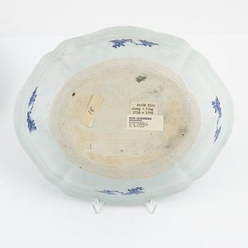 A blue and white vegetable tureen without cover, and a  blue and white serving dish, Qing dynasty, Qianlong (1736-95).