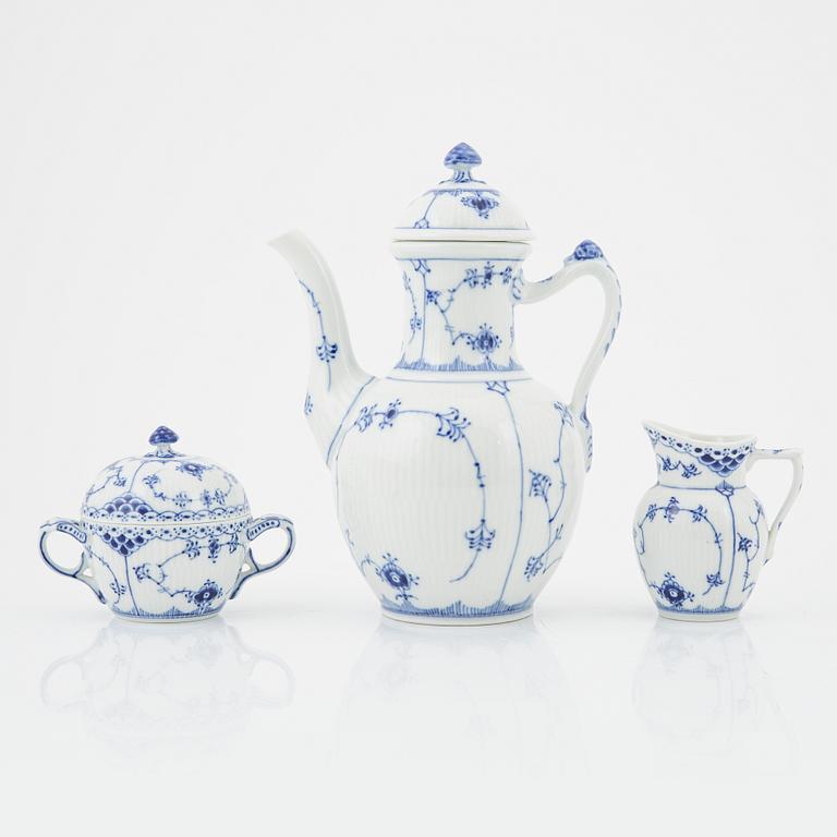 A porcelain tea and coffee service, 34 pices, 'Musselmalet', Royal Copenahgen and Bing &Grøndahl, Denmark.