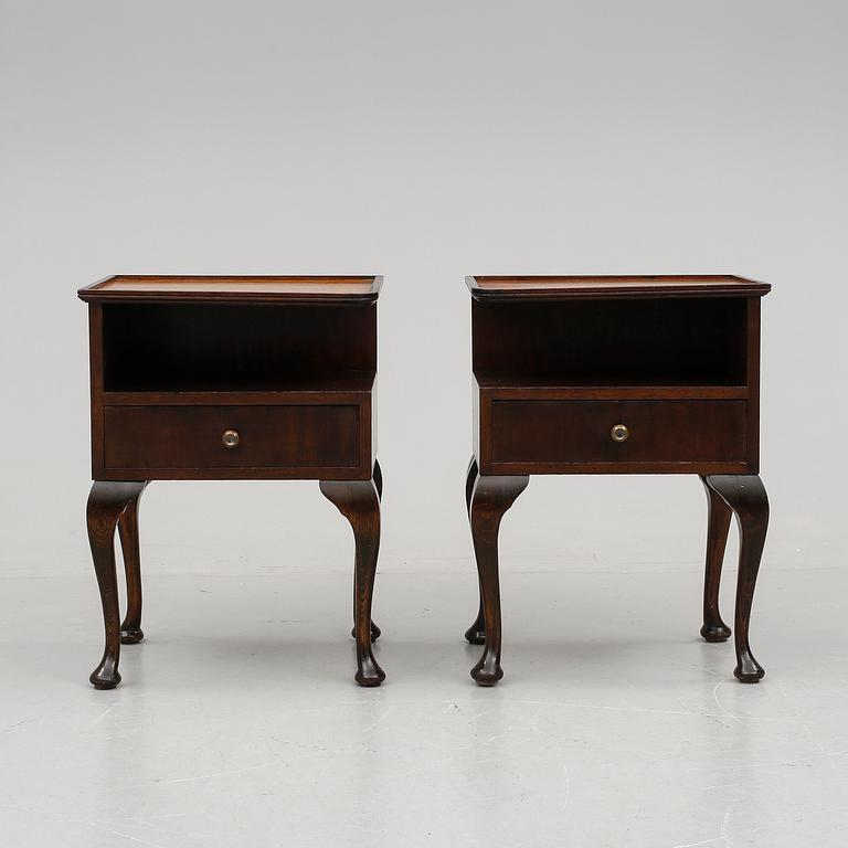 SÄNGBORD, ett par. 1930-/40-tal.