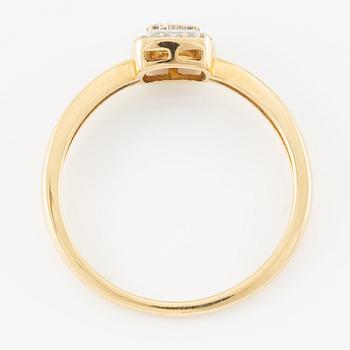 Ring, 18K gold with small brilliant-cut diamonds.