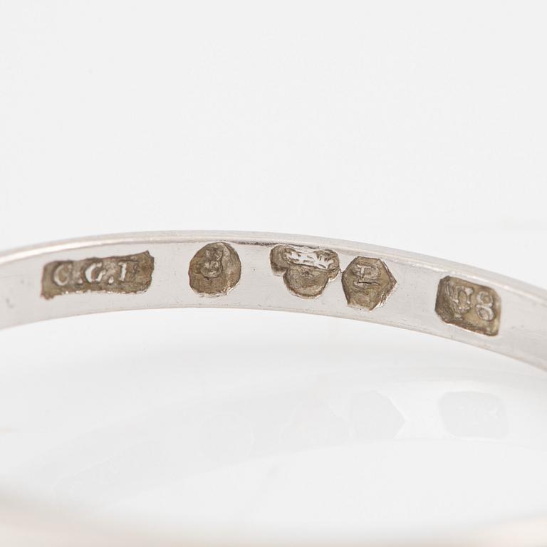 Ring, CG Hallberg, platina med briljantslipad diamant.