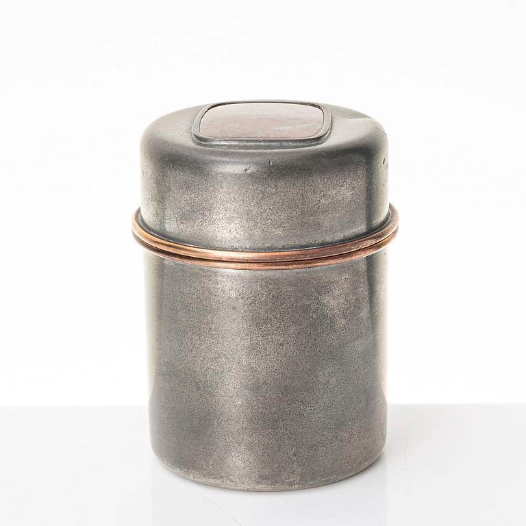 Estrid Ericson, burk med lock, Firma Svenskt Tenn, Stockholm, 1957.