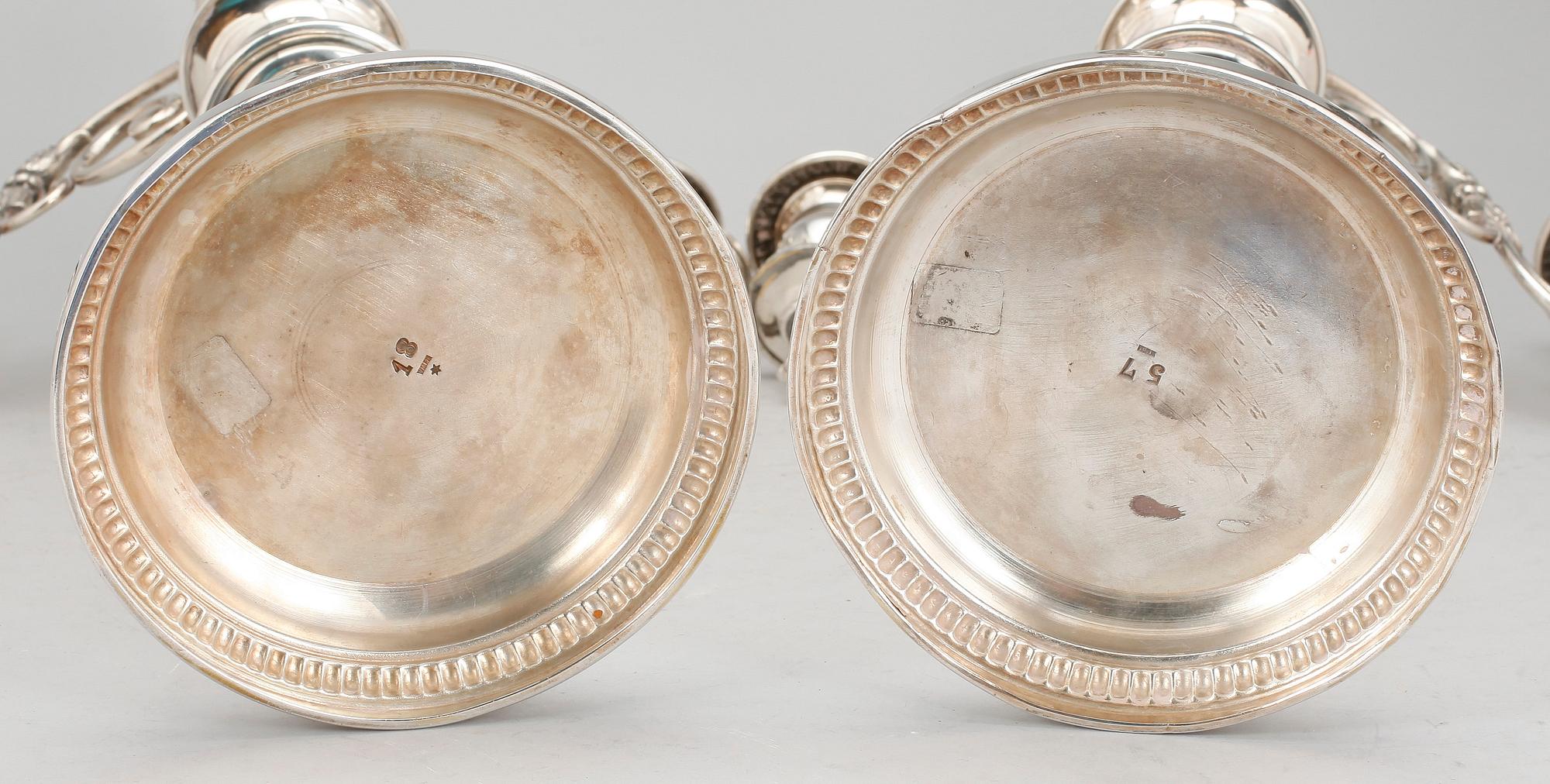 KANDELABRAR, ett par, försilvrad mässing, Würtembergische Metallwaren Fabrik (WMF), renässansstil, omkring 1900.