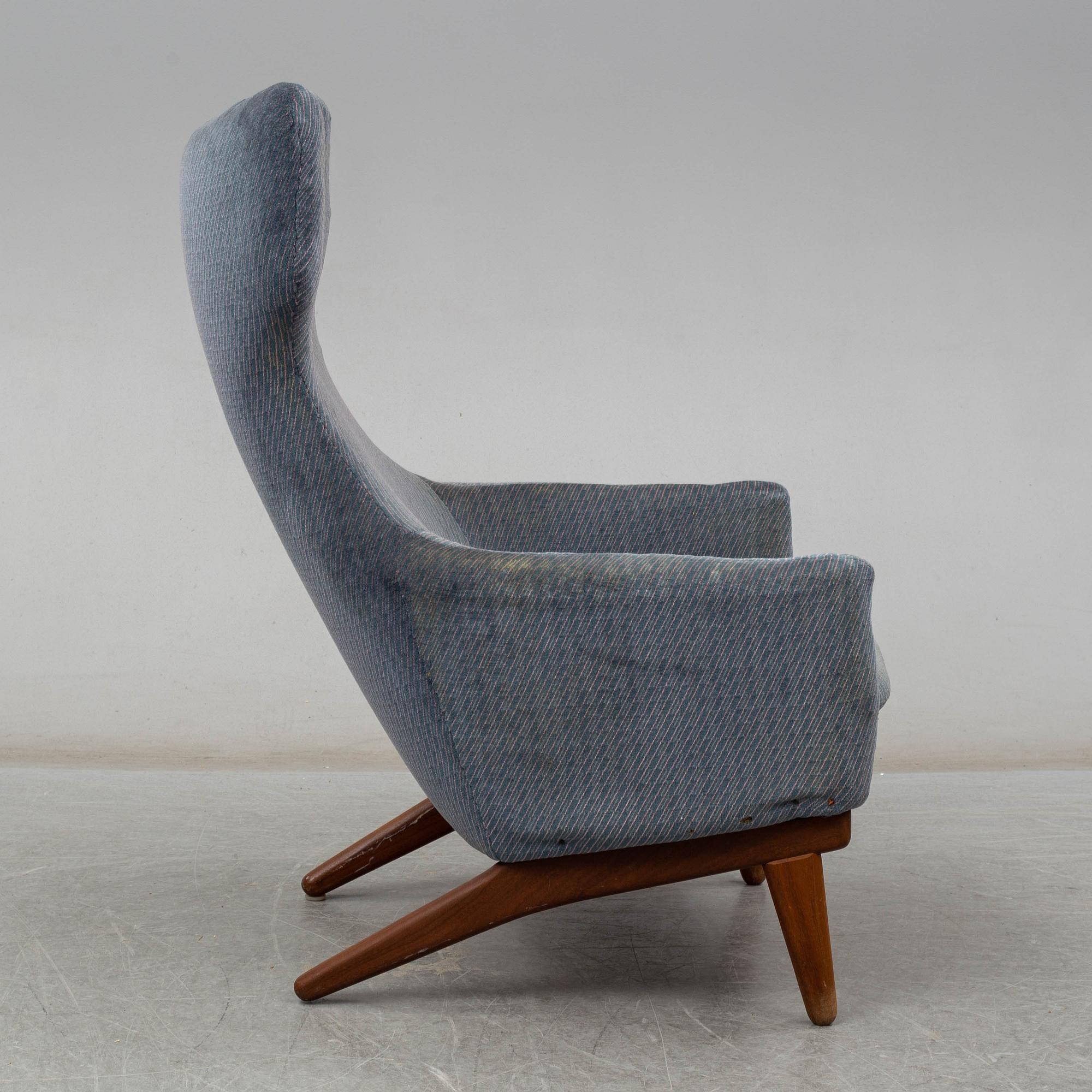 POUL VOLTHER, a 'Korall 110/4' easy cahir from Gemla Fabrikar AB, Diö.