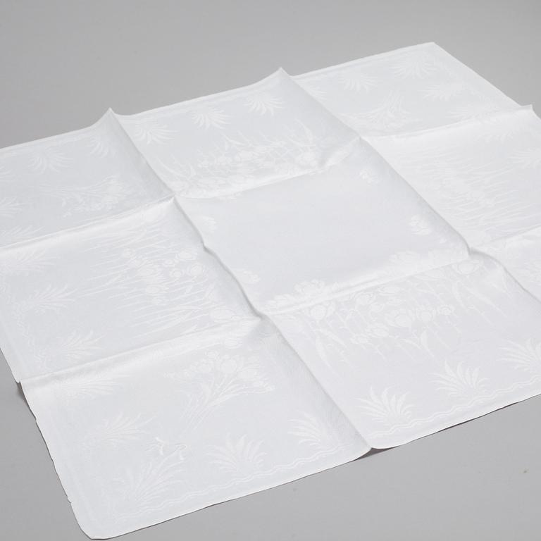 30 pieces of linen, 20th century.