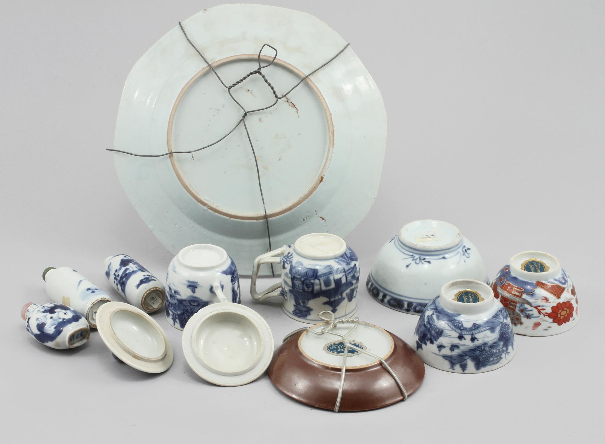 PARTI PORSLIN, 10 delar, Kina, troligen Ming (1368-1644)-1800-tal.