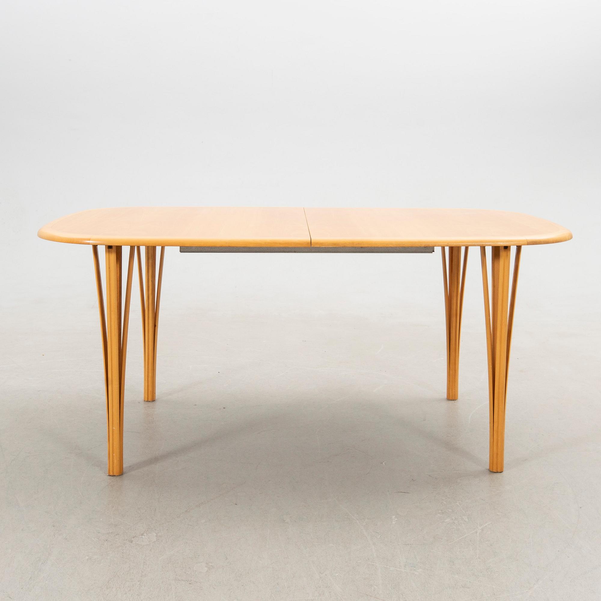 Matbord, "Timeless", Haslev Møbelsnedkeri, Danmark.