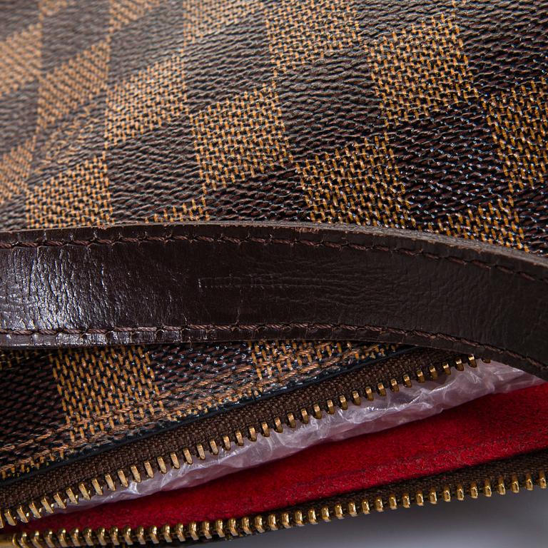 Louis Vuitton, a Damier Ebene 'Ravello GM' bag.