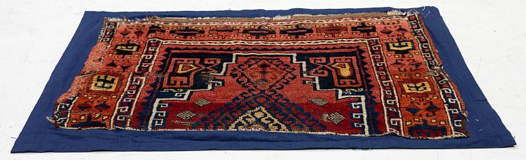 Fragment, antik Shavak, Tunceli området, östra Anatolien, ca 77 x 95 cm (87 x 113 cm med foder).