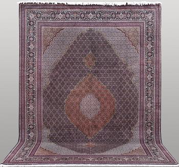 Tabriz part silk s.k 50 Radj, ca 355 x 247 cm.