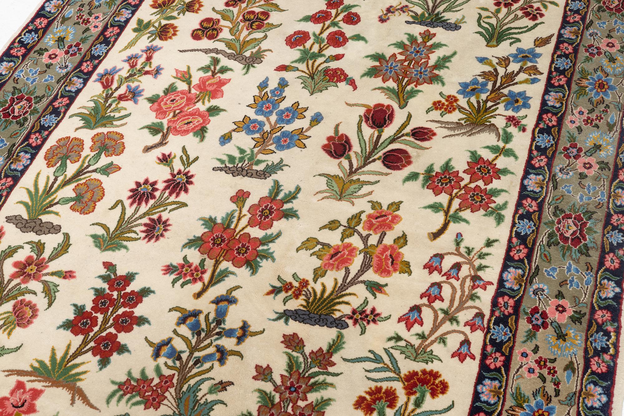A Gohm rug, c. 210 x 142 cm.