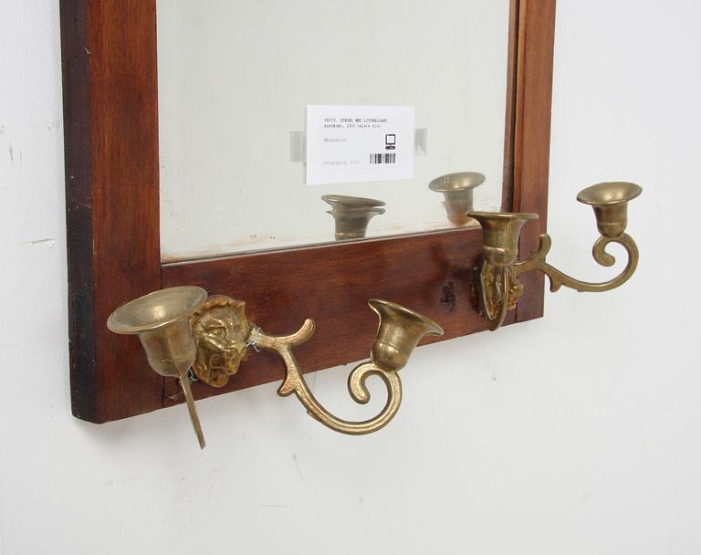 SPEGEL MED LJUSHÅLLARE, nyrokoko, 1800-talets slut.