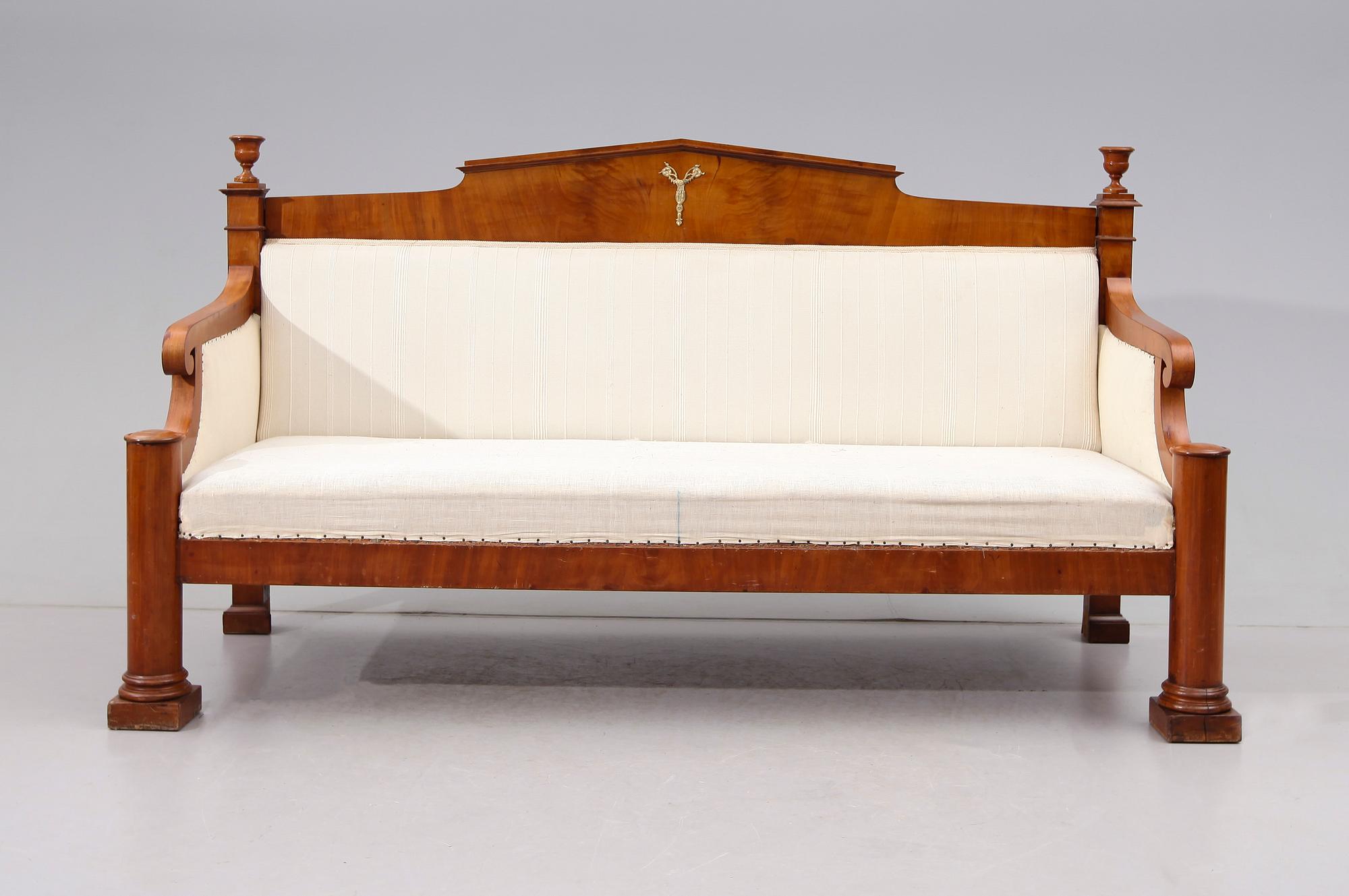 SOFFA, Baltikum, empire, 1800-talets första hälft.