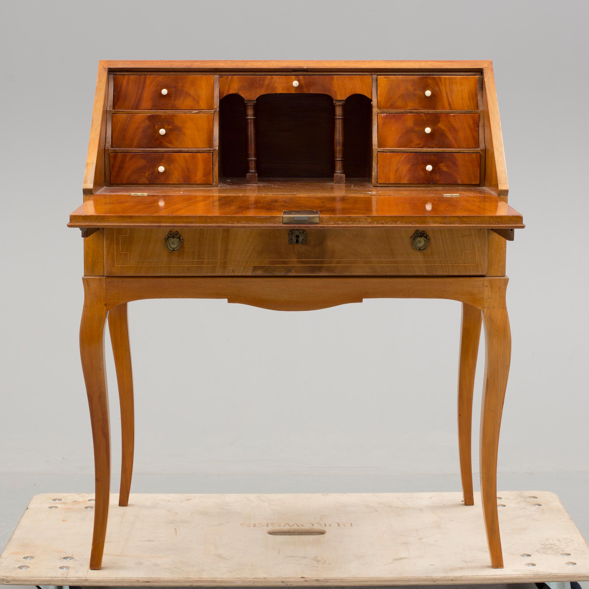 SEKRETÄR, gustaviansk stil, 1900-tal.
