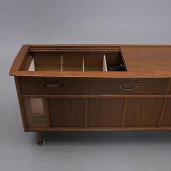 STEREOKAAPPI, Magnavox, 1900-luvun puoliväli.