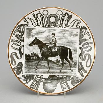 TALLRIKAR, 3 stycken, porslin, "Grandi campioni italiani del galoppo", Fornasetti.