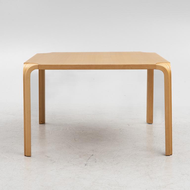 Alvar Aalto, sofa table MX800 "Fan leg table", Artek Finland, late 20th century.