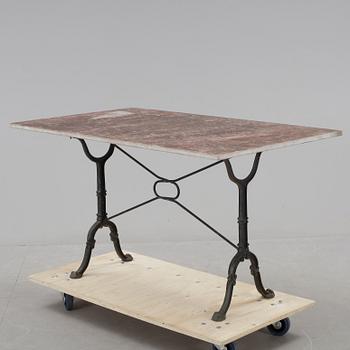 TRÄDGÅRDSGRUPP, 6 delar, 1900-talets andra hälft.