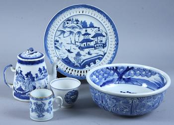 PARTI PORSLIN, 5 delar, Kina samt Japan, 1700-1900-tal.