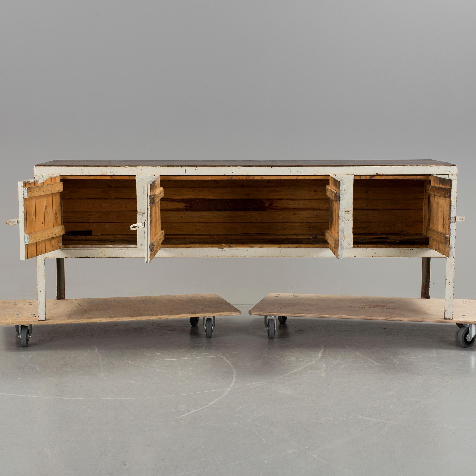 SIDEBOARD, industri, 1900-talets mitt.