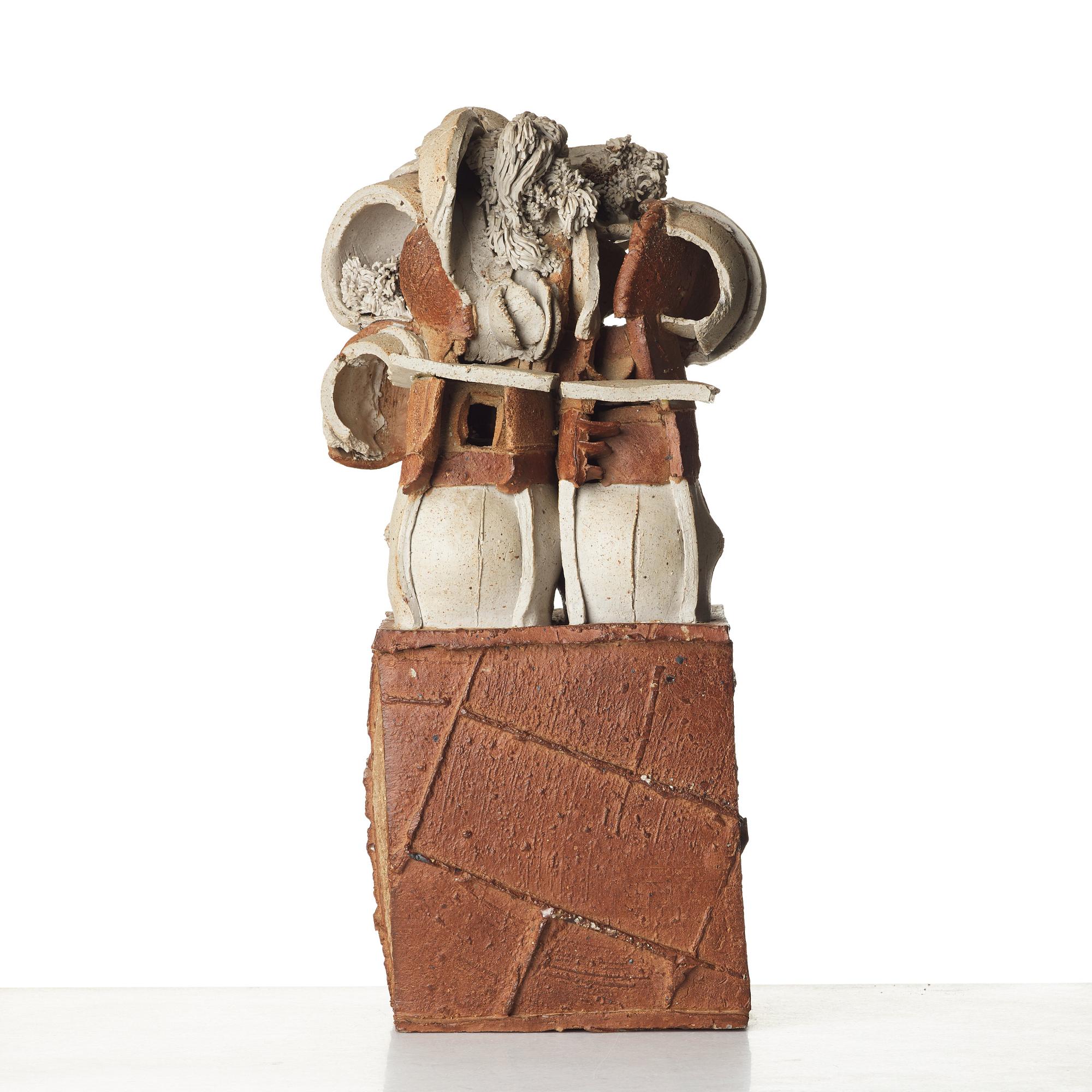 Kerstin Hörnlund, a stoneware sculpture "Organic housing".