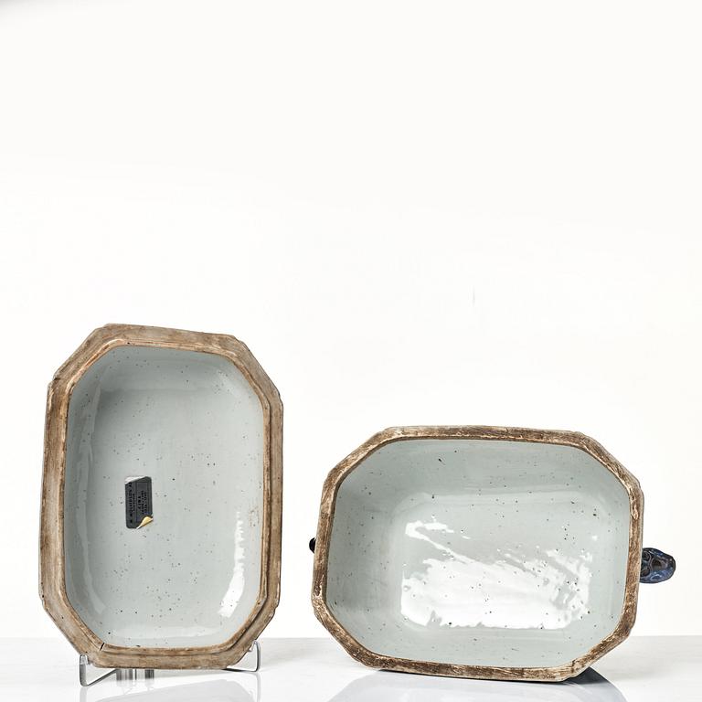 Terrin med lock och fat, kompaniporslin. Qingdynastin, Qianlong (1736-95).