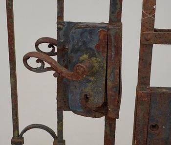 GRINDAR, tre delar, järnsmide, 1900-talets första hälft.