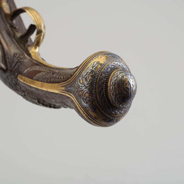 FLINTLÅSPISTOLER, 2 st, 1700-tal, för den orientaliska marknaden.