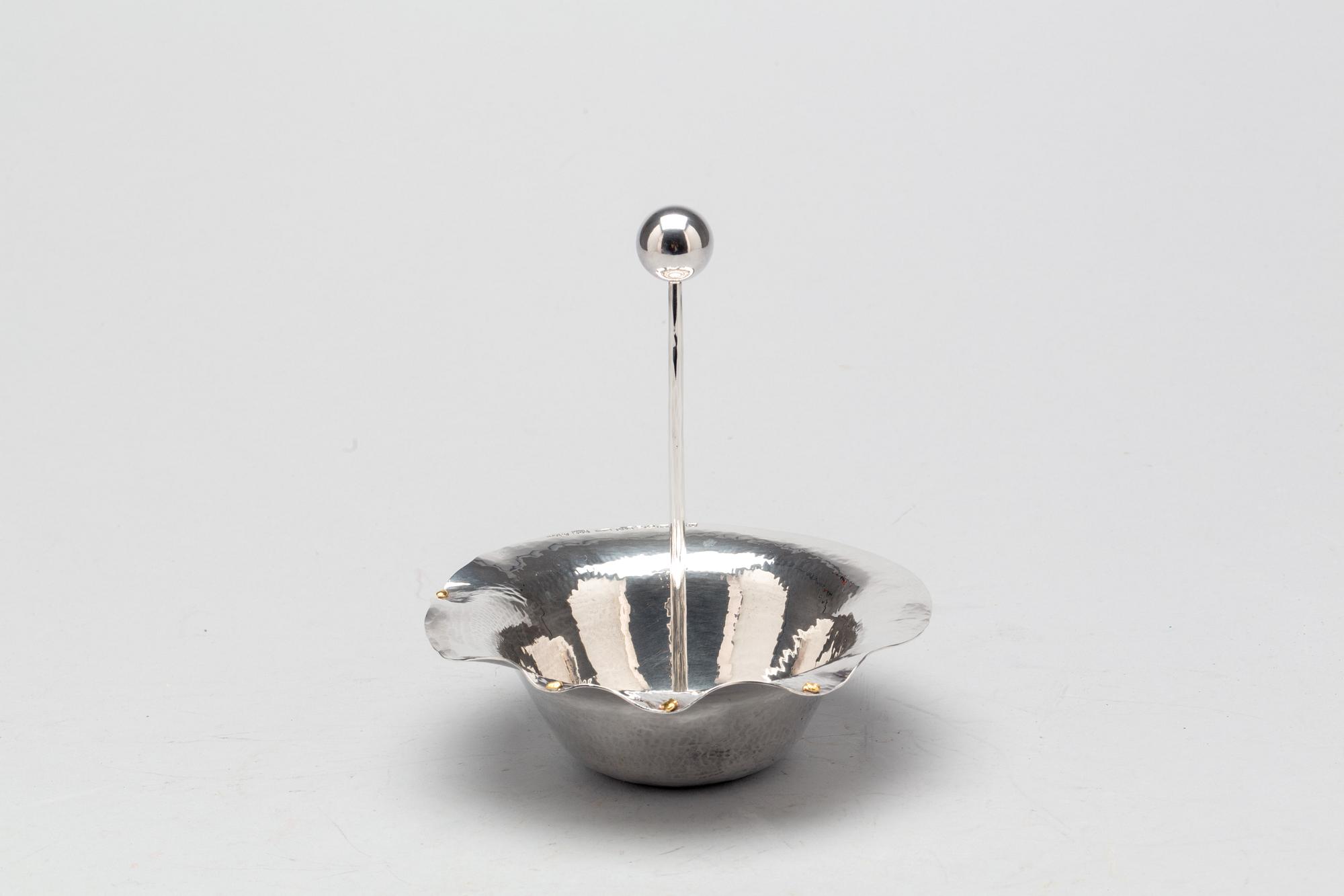 SILVERSKÅL/GODISSKÅL, silverhalt 925. Owe Johansson, Landskrona, HVEN (Ven), 1991. Vikt ca 262 g.