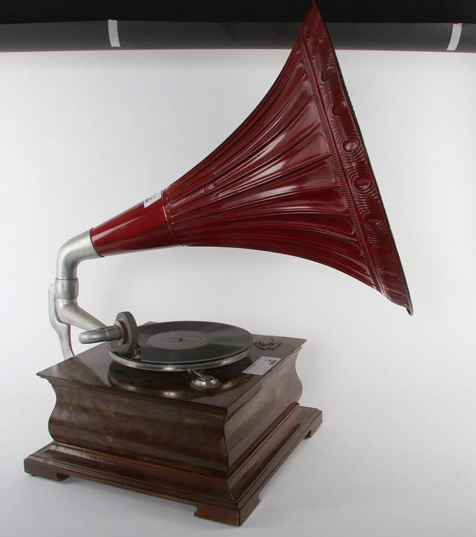 TRATTGRAMMOFON.