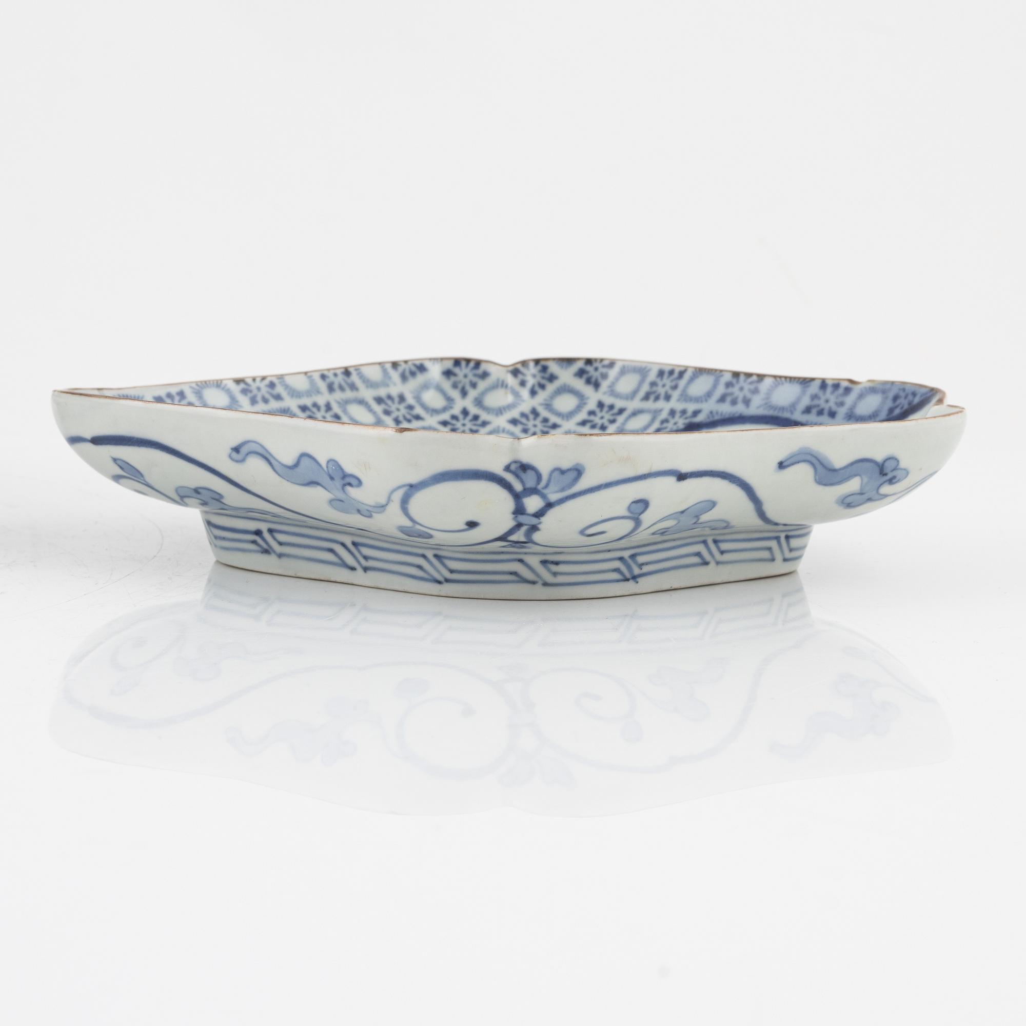 A set of six Japanese blue and white 'Ko-Imari' porcelain dishes, presumably Edo period, (1603-1868).