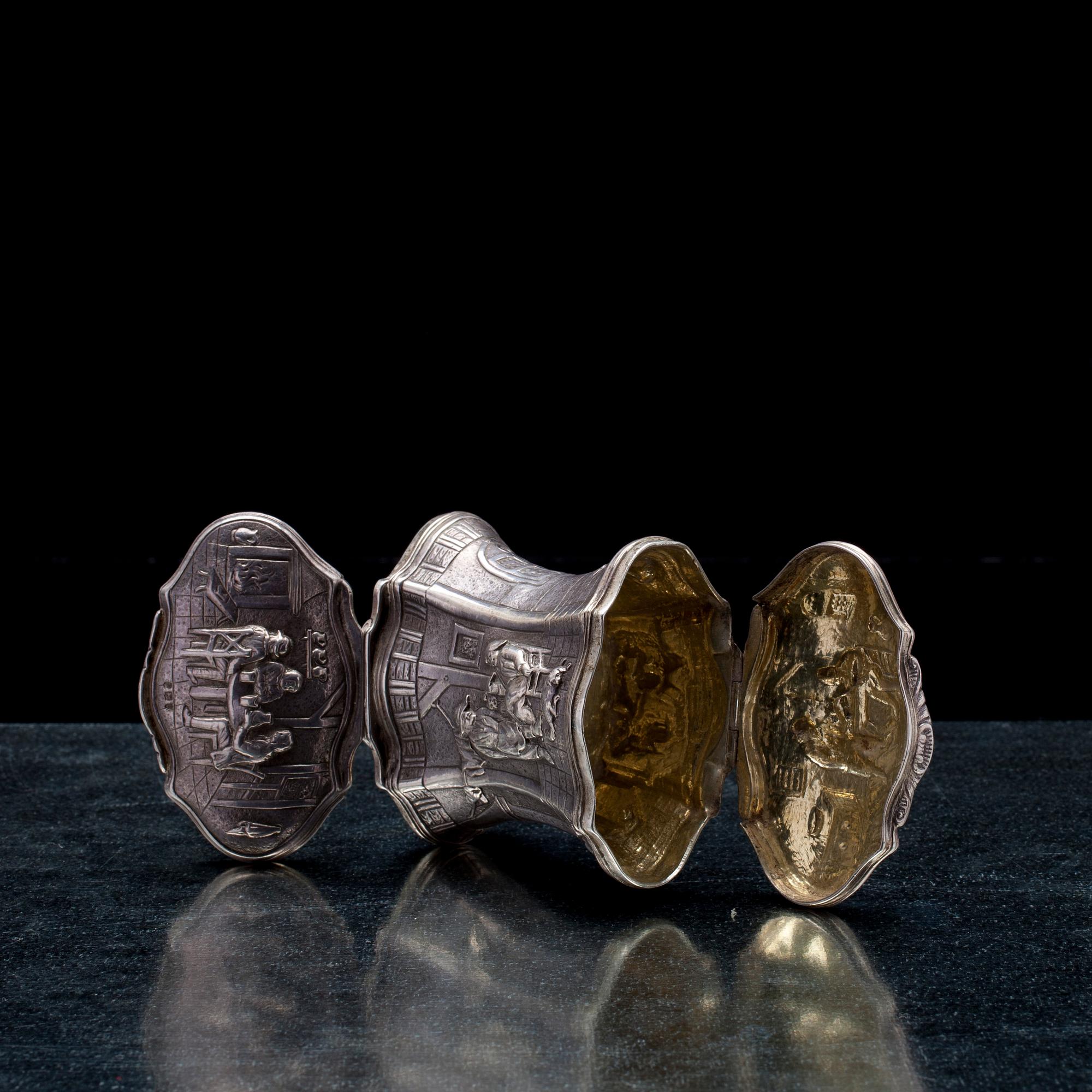 DUBBELSNUSDOSA, silver, oidentifierade stämplar, Mellaneuropa, 1800-tal. Vikt ca 121 g.