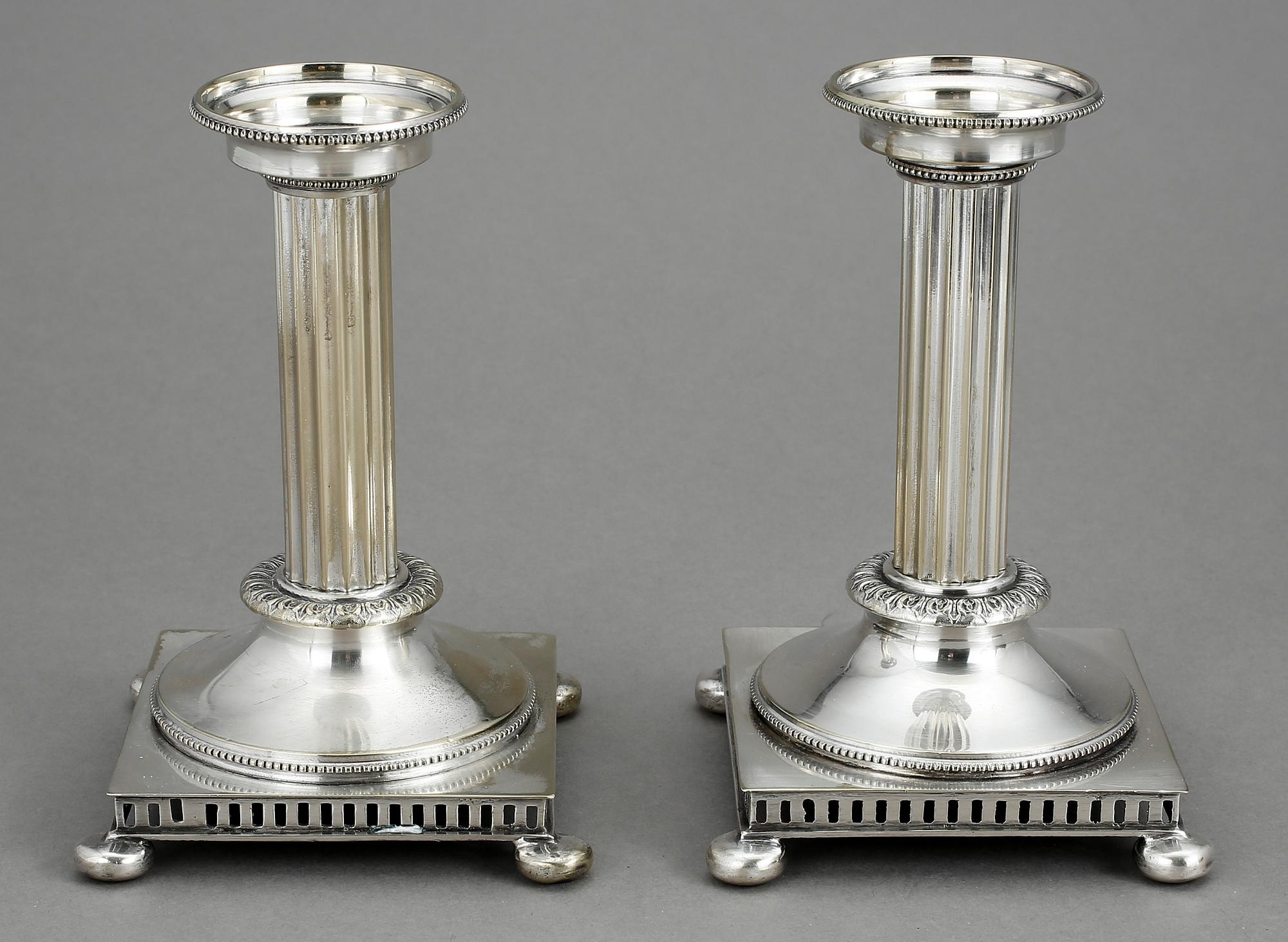 LJUSSTAKAR, ett par, nysilver, gustaviansk stil, 1900-tal.