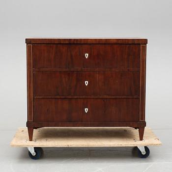BYRÅ, empire, 1800-talets mitt.
