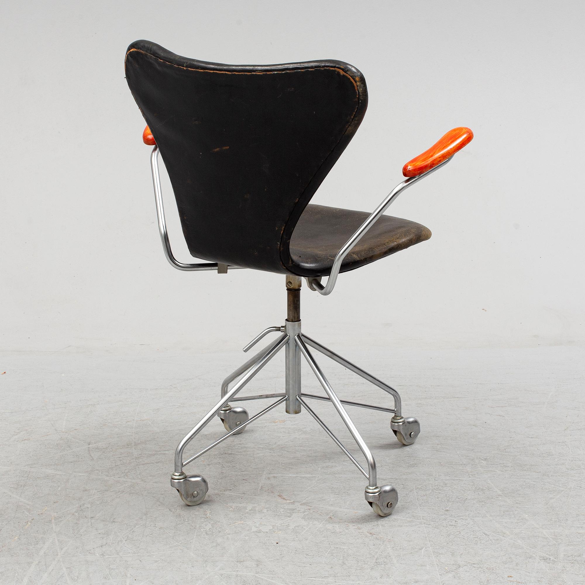 ARNE JACOBSEN, stol, "Sjuan", Fritz Hansen, Danmark,  1967.