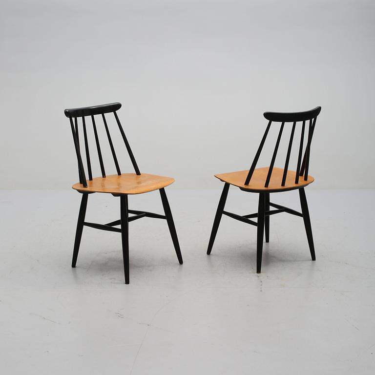 STOLAR, ett par, "Fanett", Ilmari Tapiovaara, Edsbyverken, formgiven 1955.