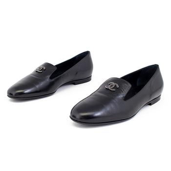 A pair of loafers by Chanel 2016, size 38.