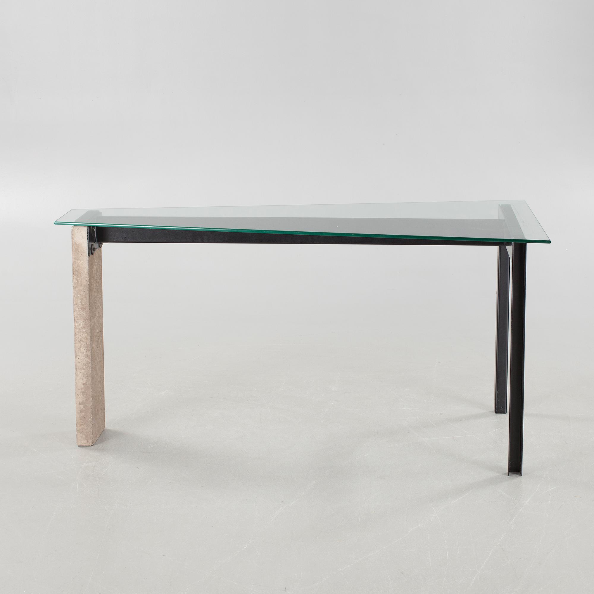 JONAS BOHLIN, bord, "Concrete", Källemo, Värnamo, 1900-talets slut.