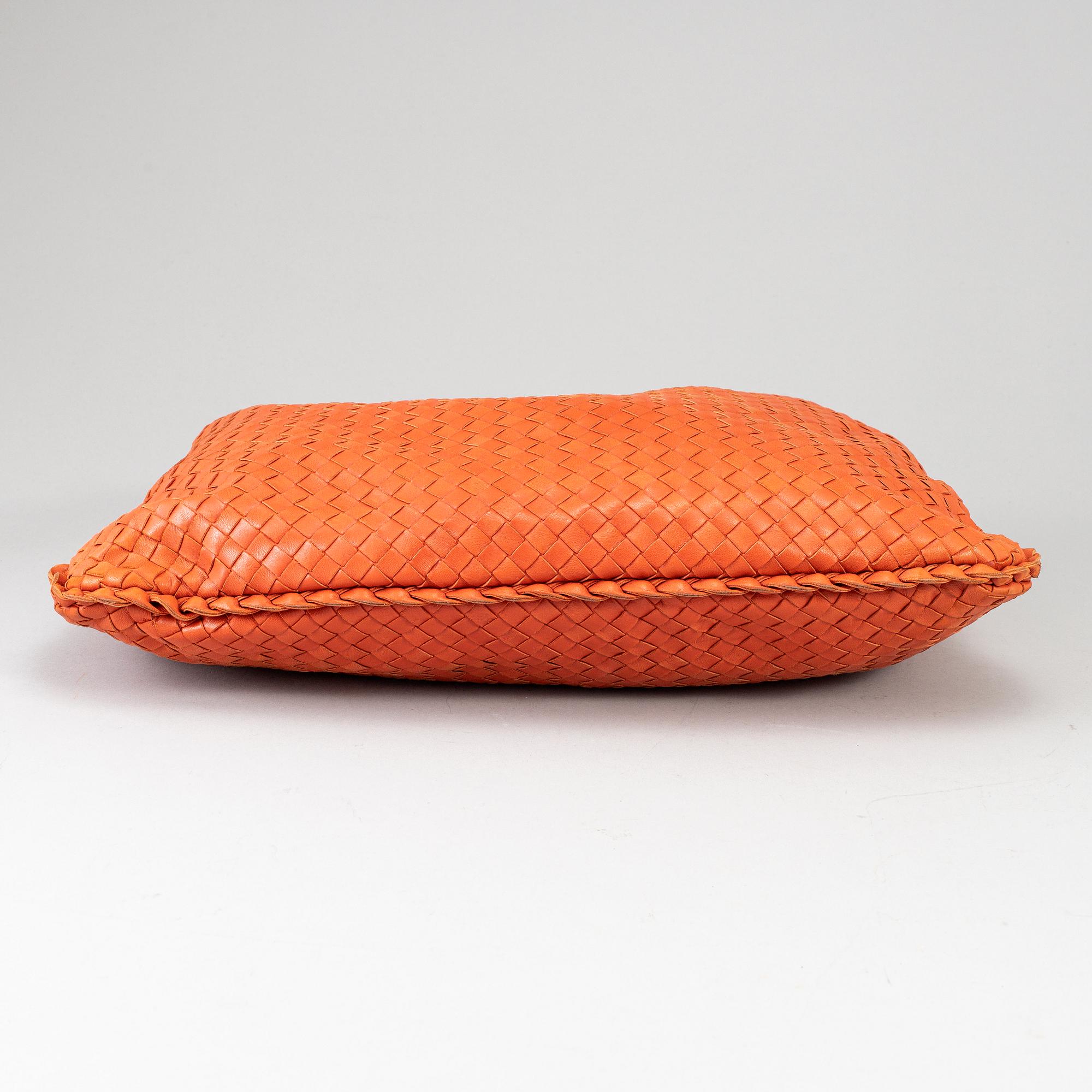 BOTTEGA VENETA, leather bag.