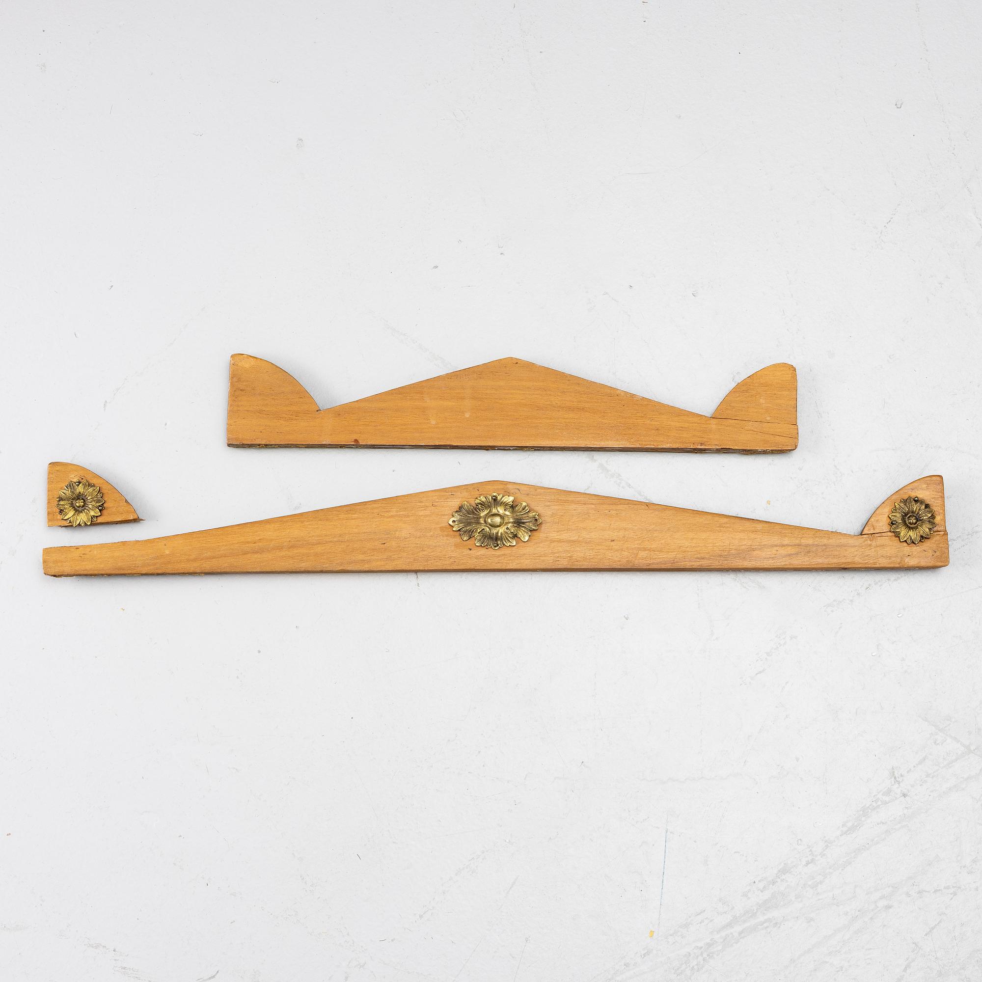 Bokskåp 1800-talets mitt.