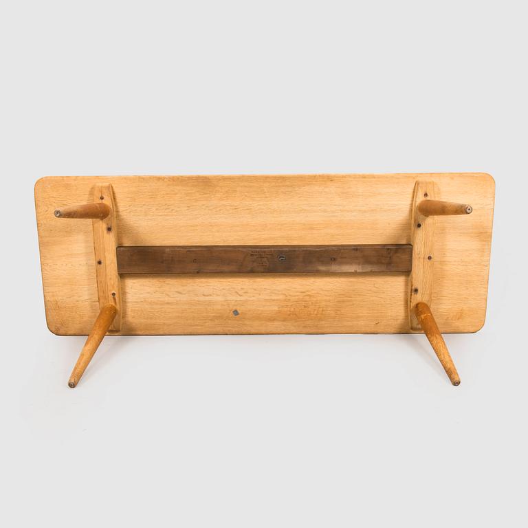 Hans J. Wegner, soffbord , "AT 11", Andreas Tuck, Danmark 1960-tal.