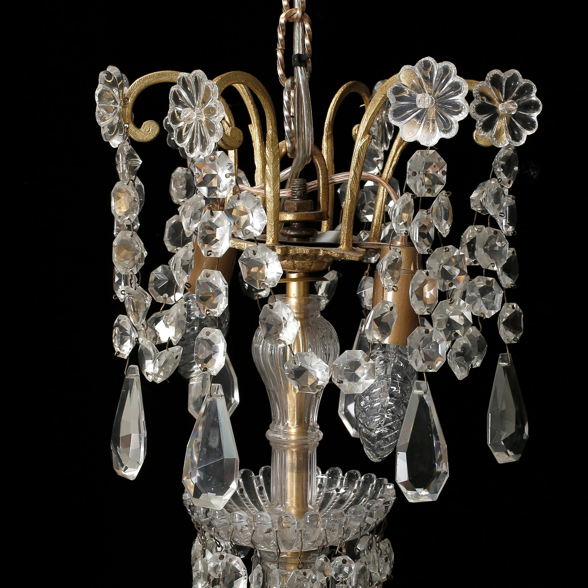 LJUSKRONA, mässing, Oscariansk, omkring sekelskiftet 1900. Höjd 105 cm.