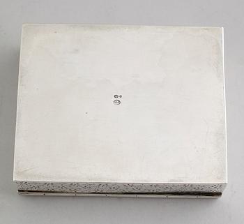 DOSA, silver, svenska importstämplar, 1900-talets första hälft. Vikt ca 232 gram.