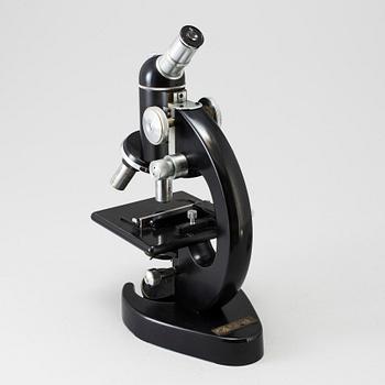 A microscope by Steindorff &Co, Berlin, in the first half of the 20th century.