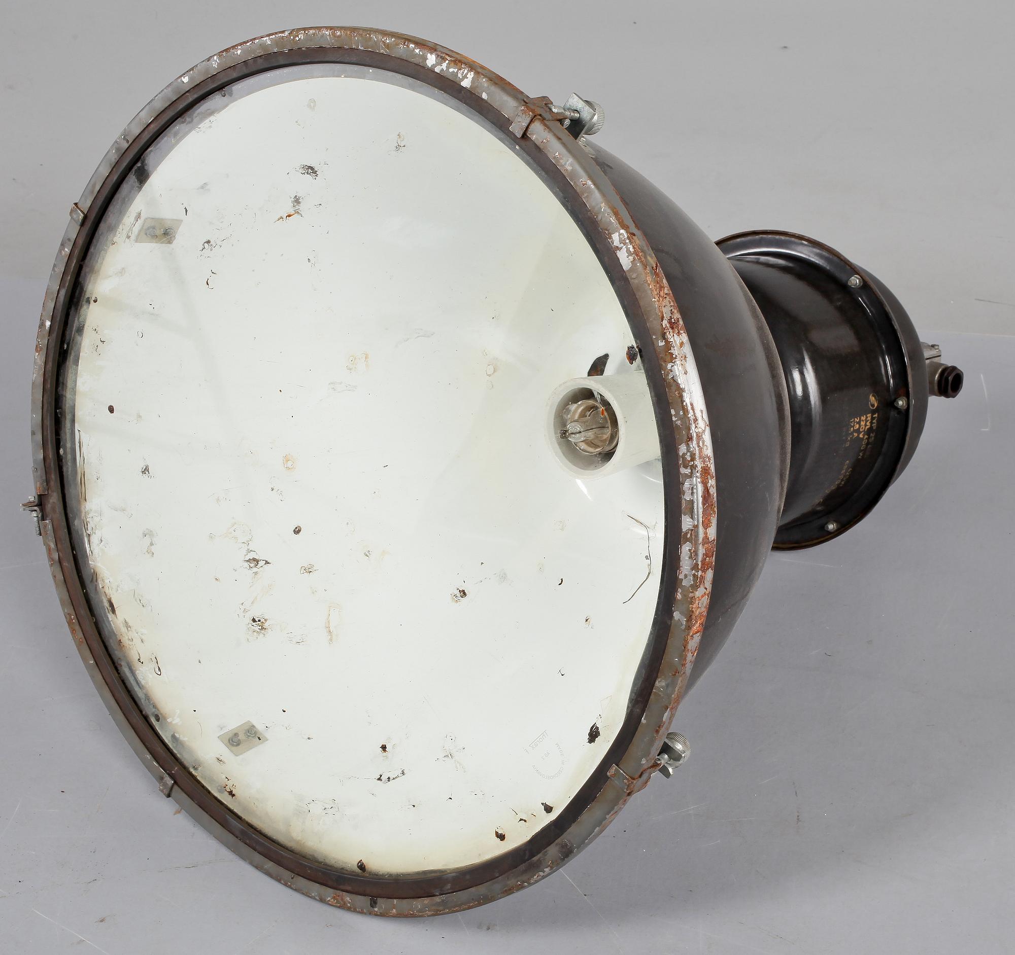 INDUSTRILAMPA, 1900-talets fjärde kvartal.