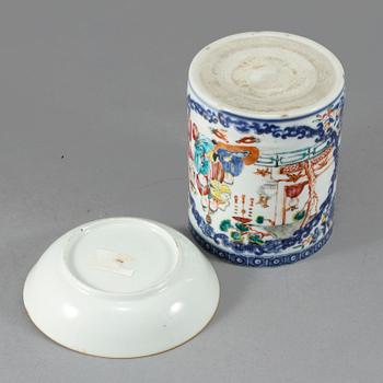 MUGG samt UNDERFAT, porslin, Kina, 1700-tal.