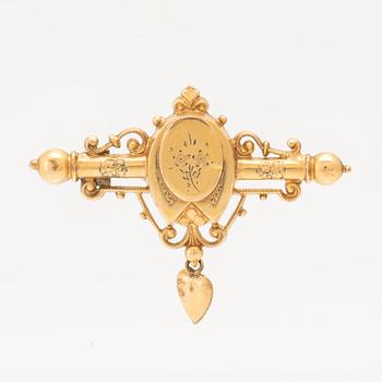 A brooch circa 1900.