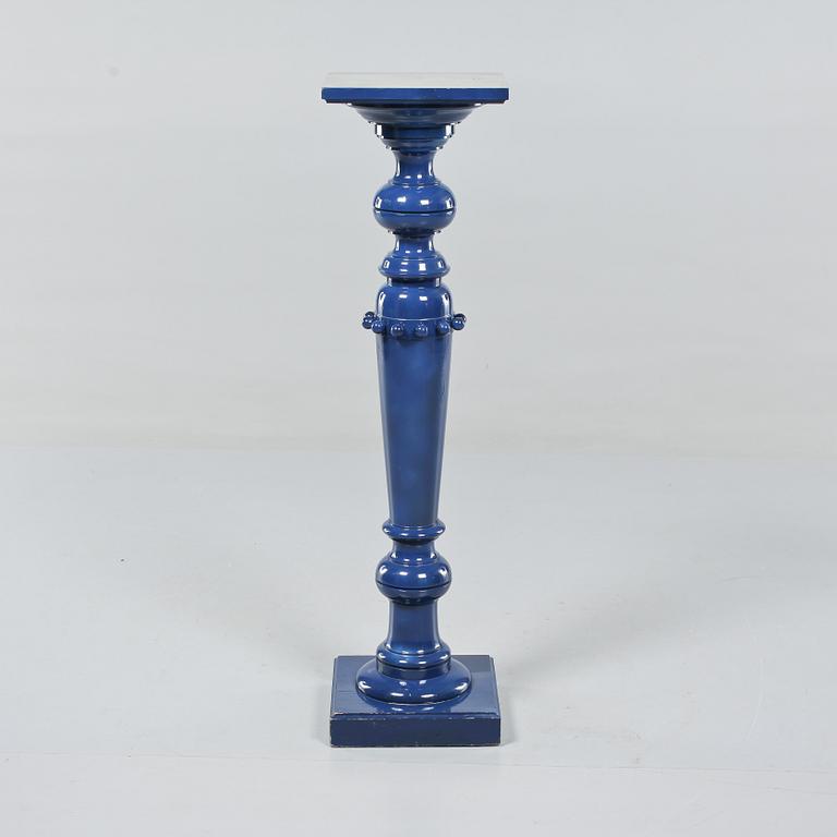 PIEDESTAL, omkring sekelskiftet 1800/1900.