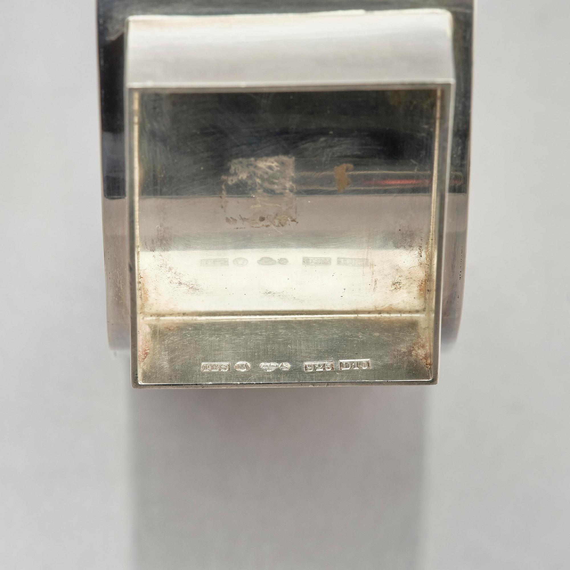 Inga Lagervall Ringbom, flaska med lock, sterling silver och nefrit, Stockholm 1978.